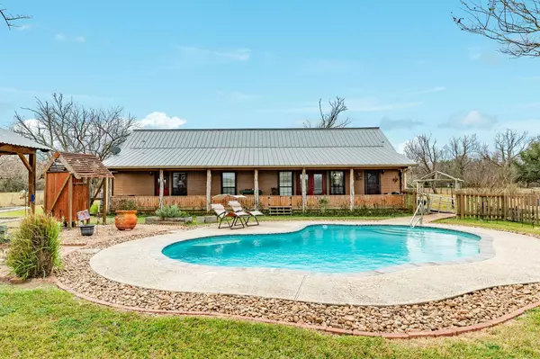 1516 County Road 34, Angleton, TX 77515