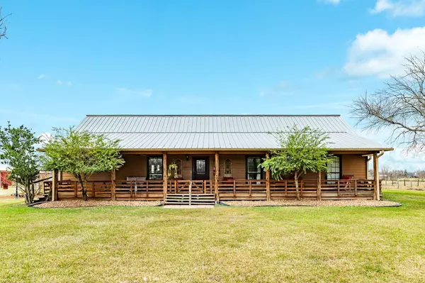 1516 County Road 34, Angleton, TX 77515