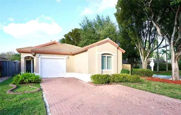 9913 NW 31st St, Doral, FL 33172