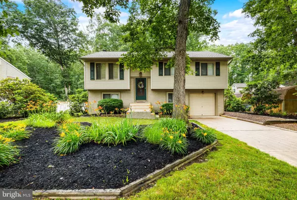 1204 IRIS AVE, Williamstown, NJ 08094