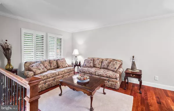 1204 IRIS AVE, Williamstown, NJ 08094