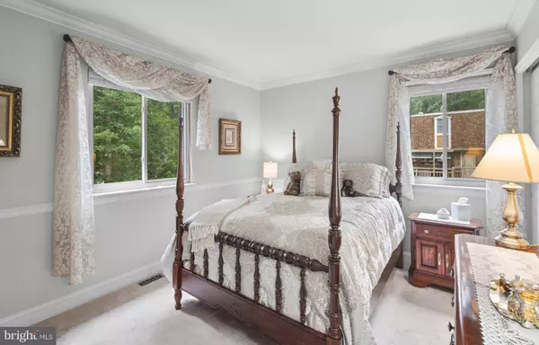 1204 IRIS AVE, Williamstown, NJ 08094