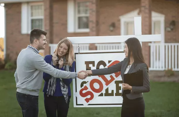 How to Sell Your Home in a Buyer’s Market: 10 Tips for Success