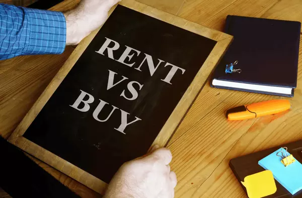 Renting vs. Buying: Finding Your Place in the Housing Market