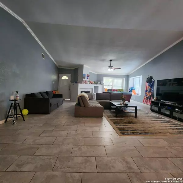 10539 Country Flower, San Antonio, TX 78240