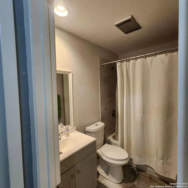 10539 Country Flower, San Antonio, TX 78240