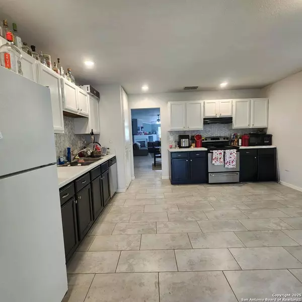 10539 Country Flower, San Antonio, TX 78240