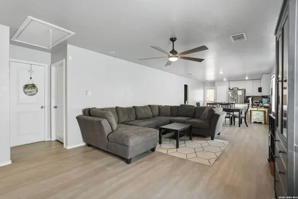 10231 Mesa Medina, San Antonio, TX 78252
