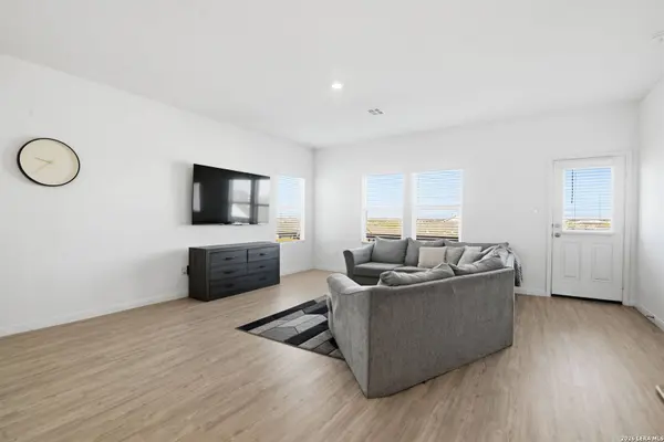 12811 Sage Turn, St Hedwig, TX 78152