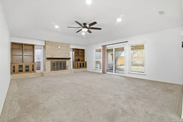 5838 Winterhaven Dr, Windcrest, TX 78239