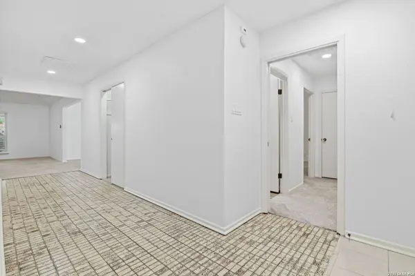 5838 Winterhaven Dr, Windcrest, TX 78239