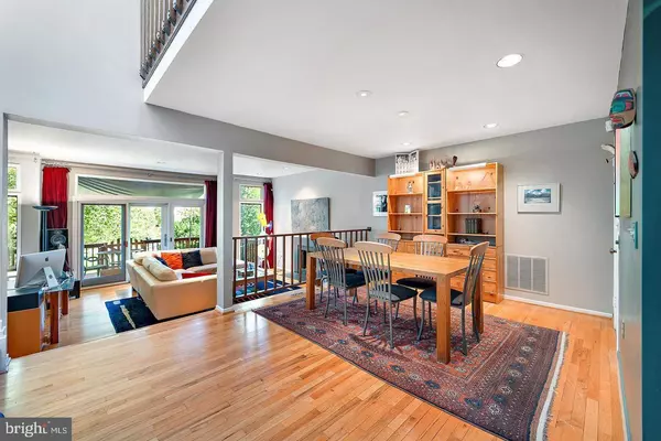 10729 GLOXINIA DR, Rockville, MD 20852