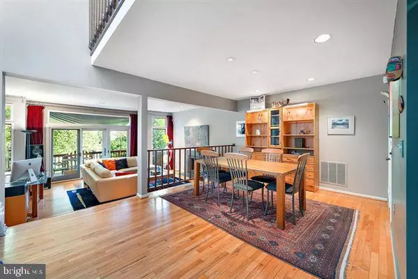 10729 GLOXINIA DR, Rockville, MD 20852