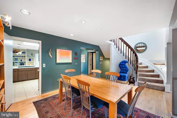 10729 GLOXINIA DR, Rockville, MD 20852