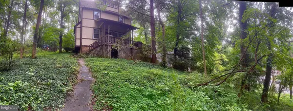 911 SLIGO CREEK PKWY, Takoma Park, MD 20912