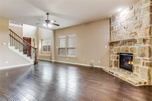 1014 Kaylie Street, Grand Prairie, TX 75052