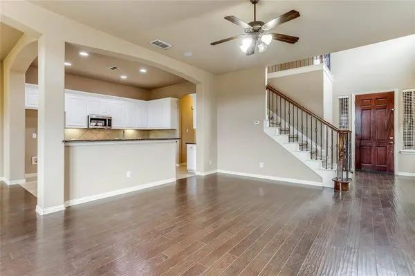1014 Kaylie Street, Grand Prairie, TX 75052