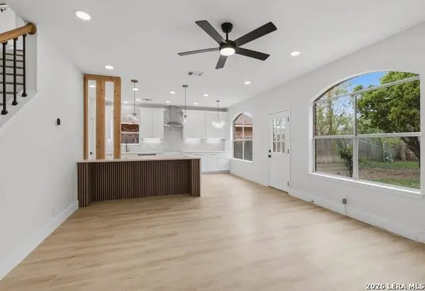 10242 Sandyglen, San Antonio, TX 78240