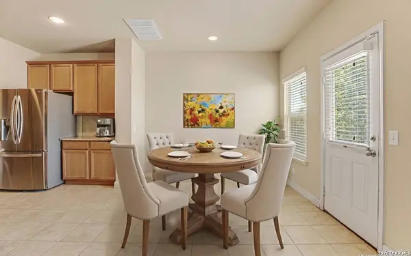 1011 RANCH FLS, San Antonio, TX 78245