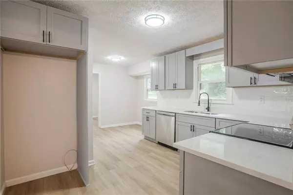 656 William ST, Dacula, GA 30019