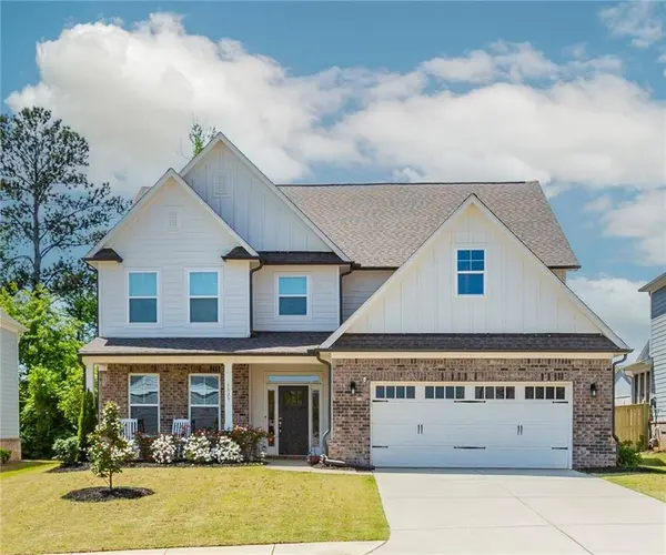 6829 Benjamin DR, Flowery Branch, GA 30542