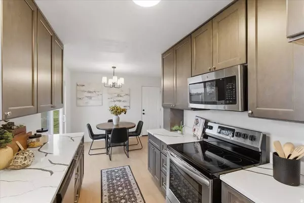 5623 BRANDY WINE ST, Taylorsville, UT 84118