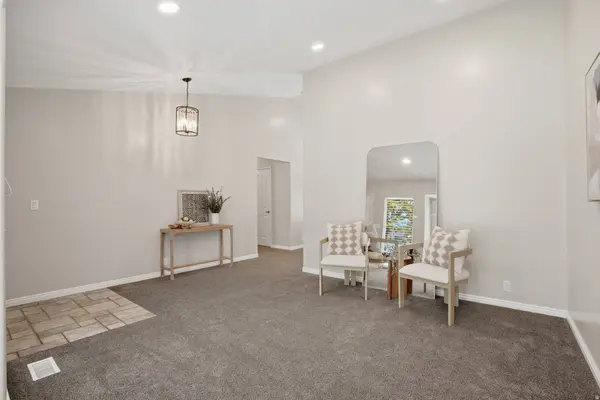 10866 S MARSHA KAYE CIR, Sandy, UT 84070