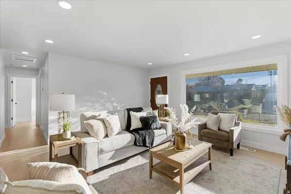 9886 S ANTIMONY LN, Sandy, UT 84094