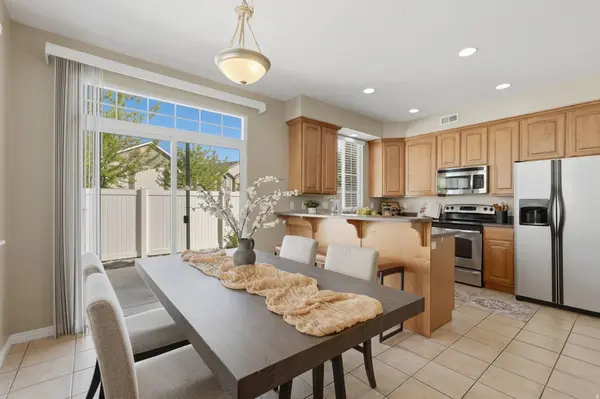 948 W CHELSEA LN N, North Salt Lake, UT 84054