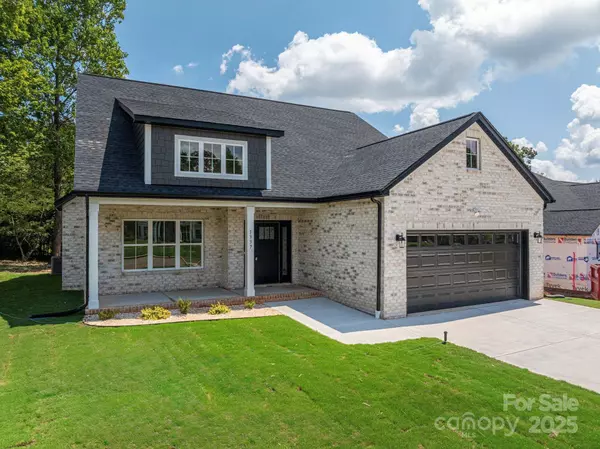 1337 20th AVE NE, Hickory, NC 28601