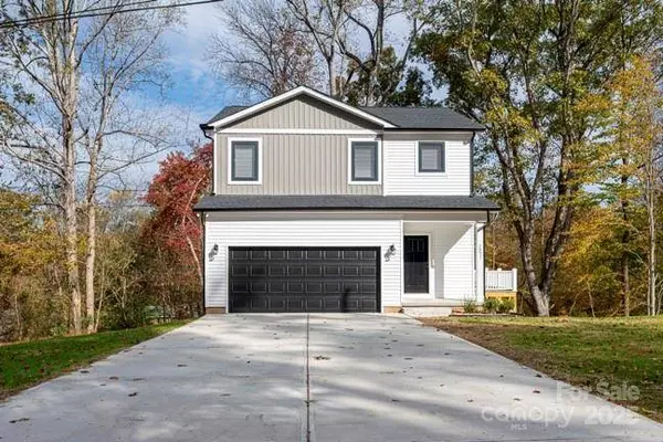 1231 E I ST, Newton, NC 28658