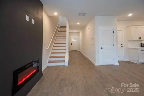 1231 E I ST, Newton, NC 28658