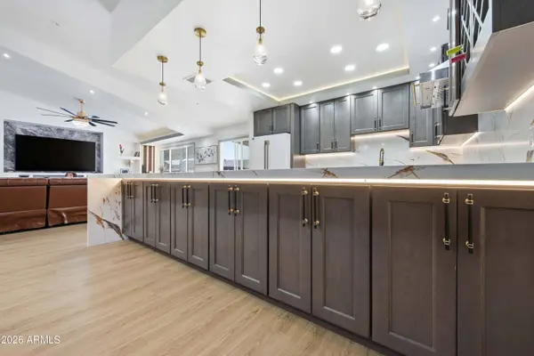 8043 W TUCKEY Lane, Glendale, AZ 85303