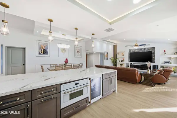 8043 W TUCKEY Lane, Glendale, AZ 85303
