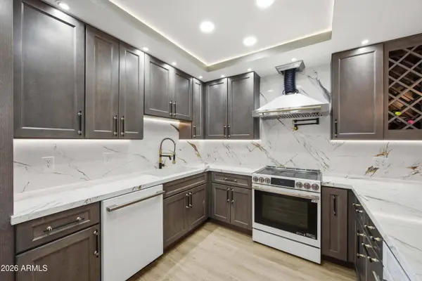 8043 W TUCKEY Lane, Glendale, AZ 85303