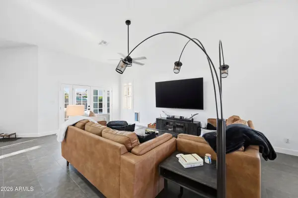 221 E APPALOOSA Court, Gilbert, AZ 85296