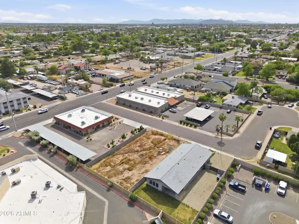 425 N MATLOCK Street #B, Mesa, AZ 85203
