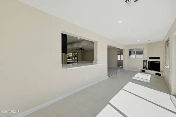 1325 E AVALON Drive, Phoenix, AZ 85014