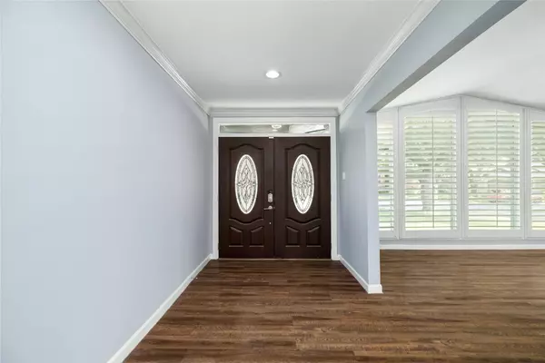 4923 Valkeith DR, Houston, TX 77096