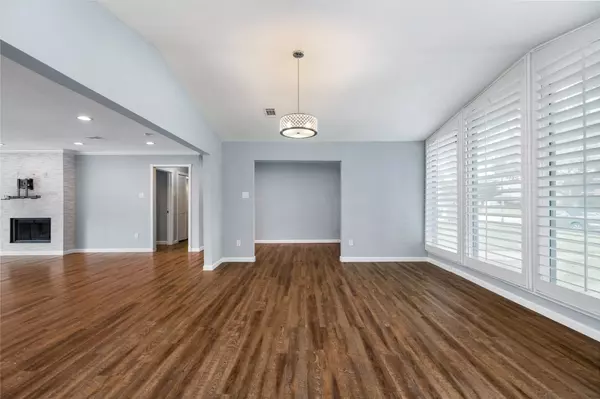 4923 Valkeith DR, Houston, TX 77096