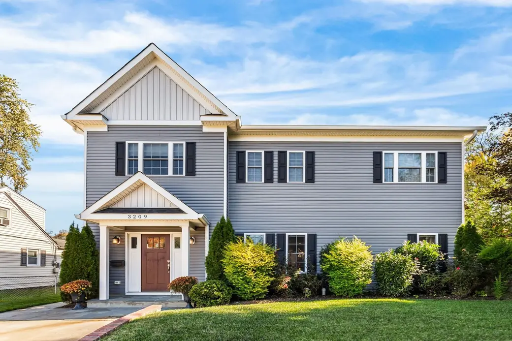 The Retreat at Nottage Lane for Sale | Modern 4 Bedroom Home Near Mosaic District