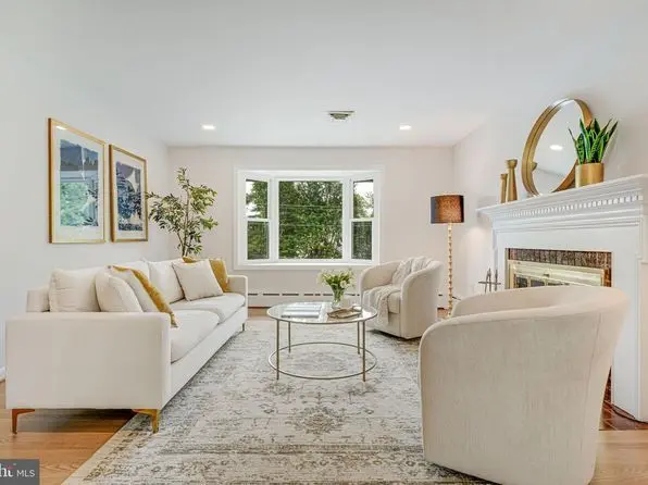 What Do I Need to Know About Lee Heights Real Estate in Arlington?