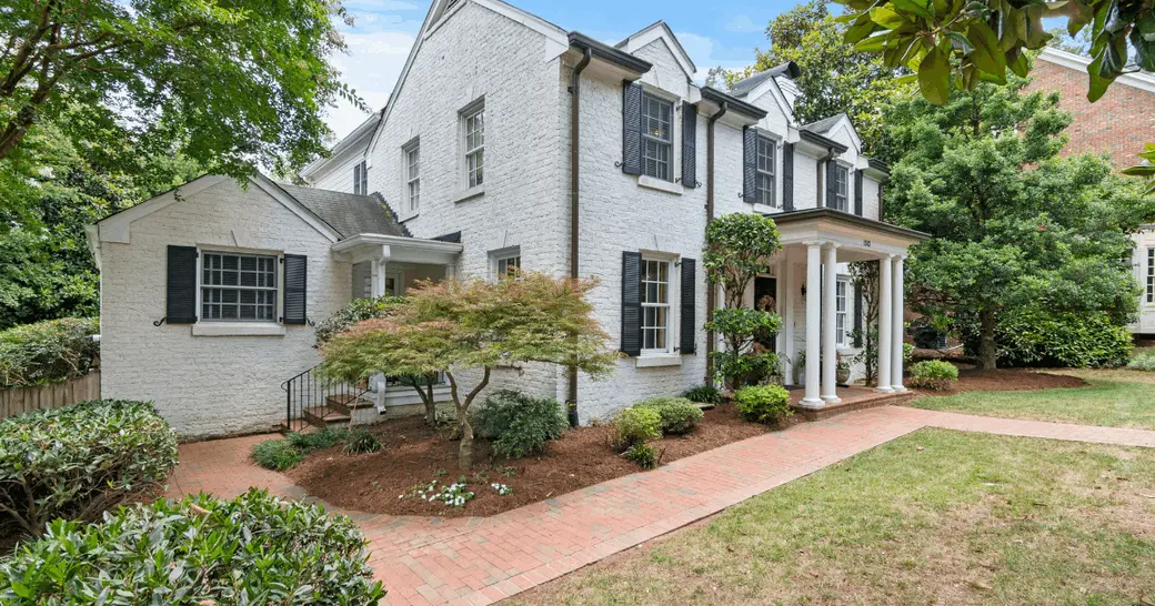 Country Club Manor vs Country Club Hills: Which Area Commands Higher Prices in Arlington VA