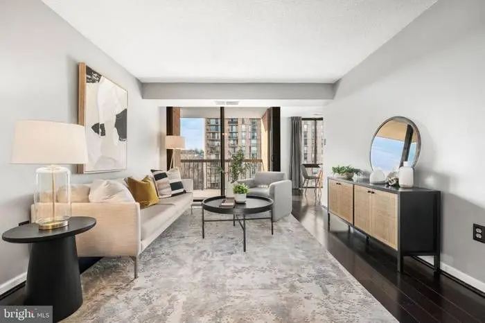 Light-Filled Arlington Condo on Four Mile Run Trail Walkable to Shirlington Village