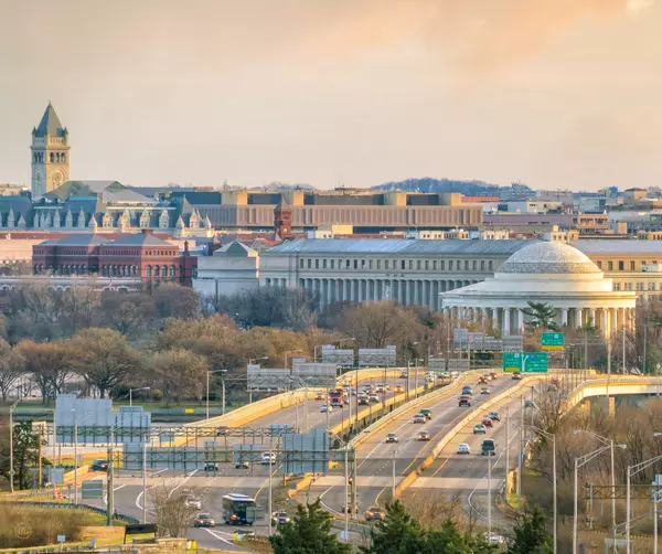 3 Arlington Neighborhoods With a Peaceful Suburban Feel and a Short Commute Into DC