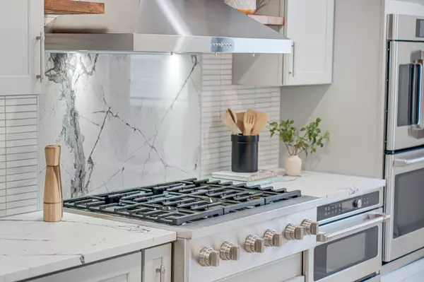 The Davenport Group real estate marketing strategy in Arlington VA showcasing professional photography, video tours, and digital advertising to sell homes faster.