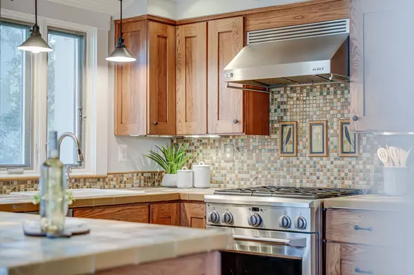 The Davenport Group real estate marketing strategy in Arlington VA showcasing professional photography, video tours, and digital advertising to sell homes faster.