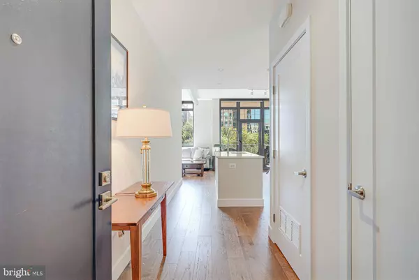 2000 CLARENDON BLVD #307, Arlington, VA 22201