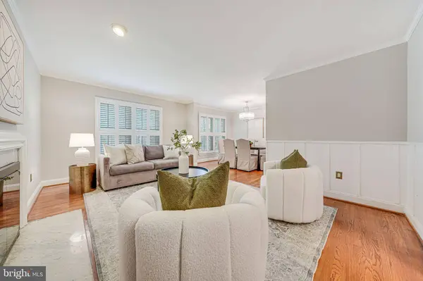 7242 GREENTREE RD, Bethesda, MD 20817