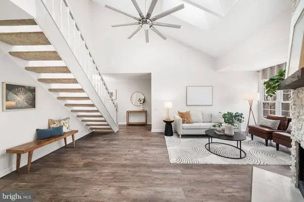 12014 GOLF RIDGE CT #302, Fairfax, VA 22033